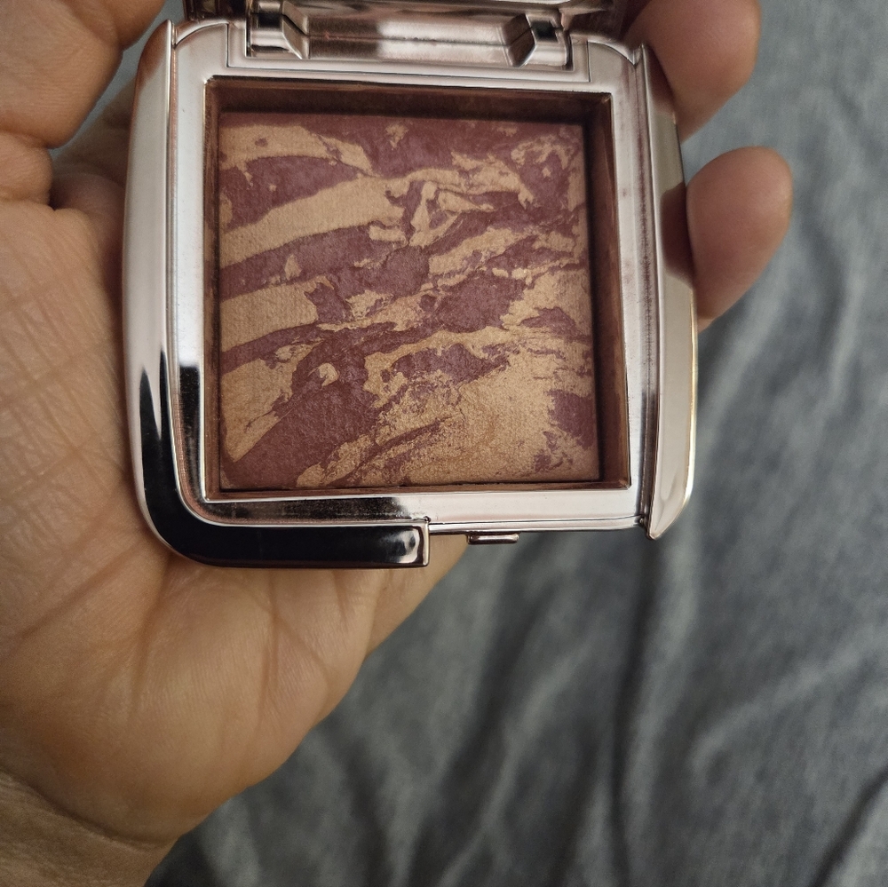 Hourglass Ambient Lighting Blush - Picture 3 of 7